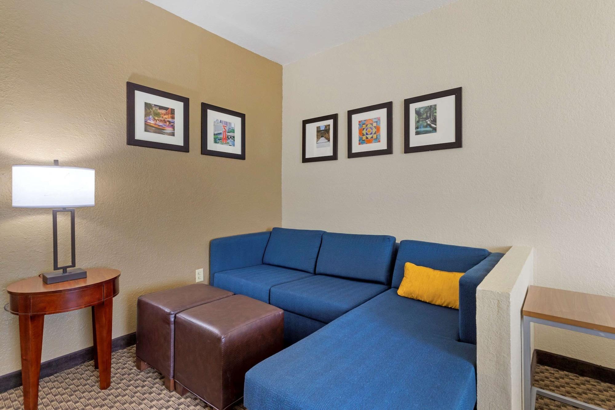 Hotel Comfort & Near Six Flags & Medical Center
