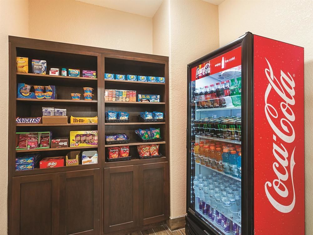Hotel Comfort & Near Six Flags & Medical Center
