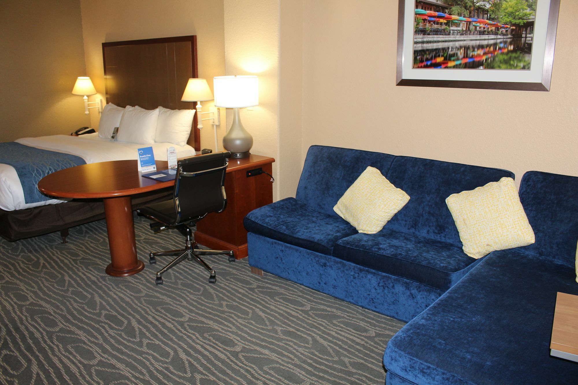 Hotel Comfort & Near Six Flags & Medical Center San Antonio
